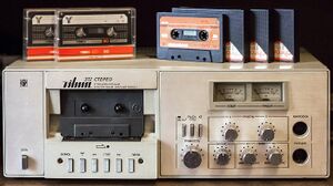 Vilma 312 stereo stacionarus kasetinis magnetofonas tarybinis sovietinis.jpg